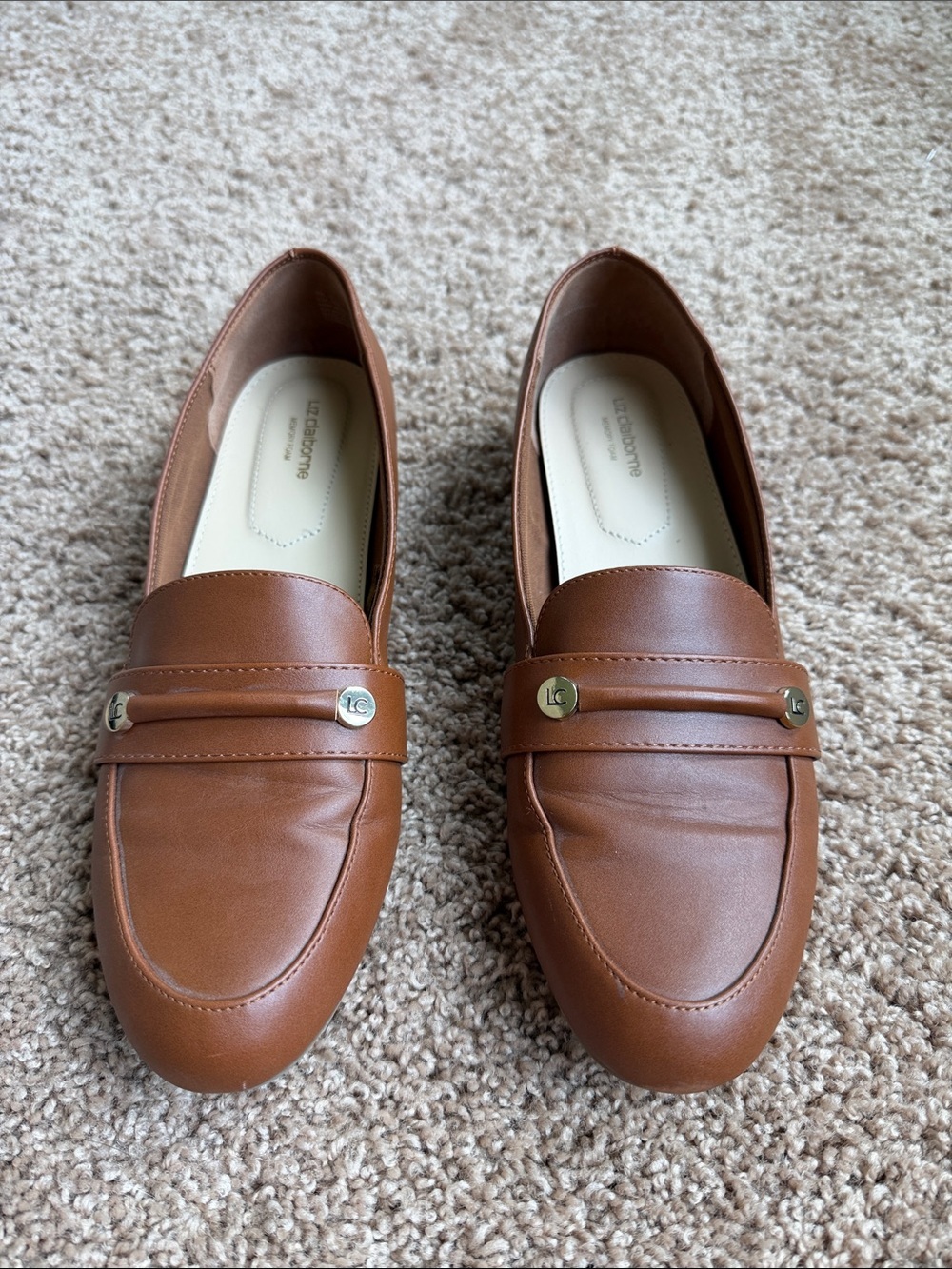 Liz Claiborne Tan Faux Leather Penny Loafers with Gold Accents Size 9